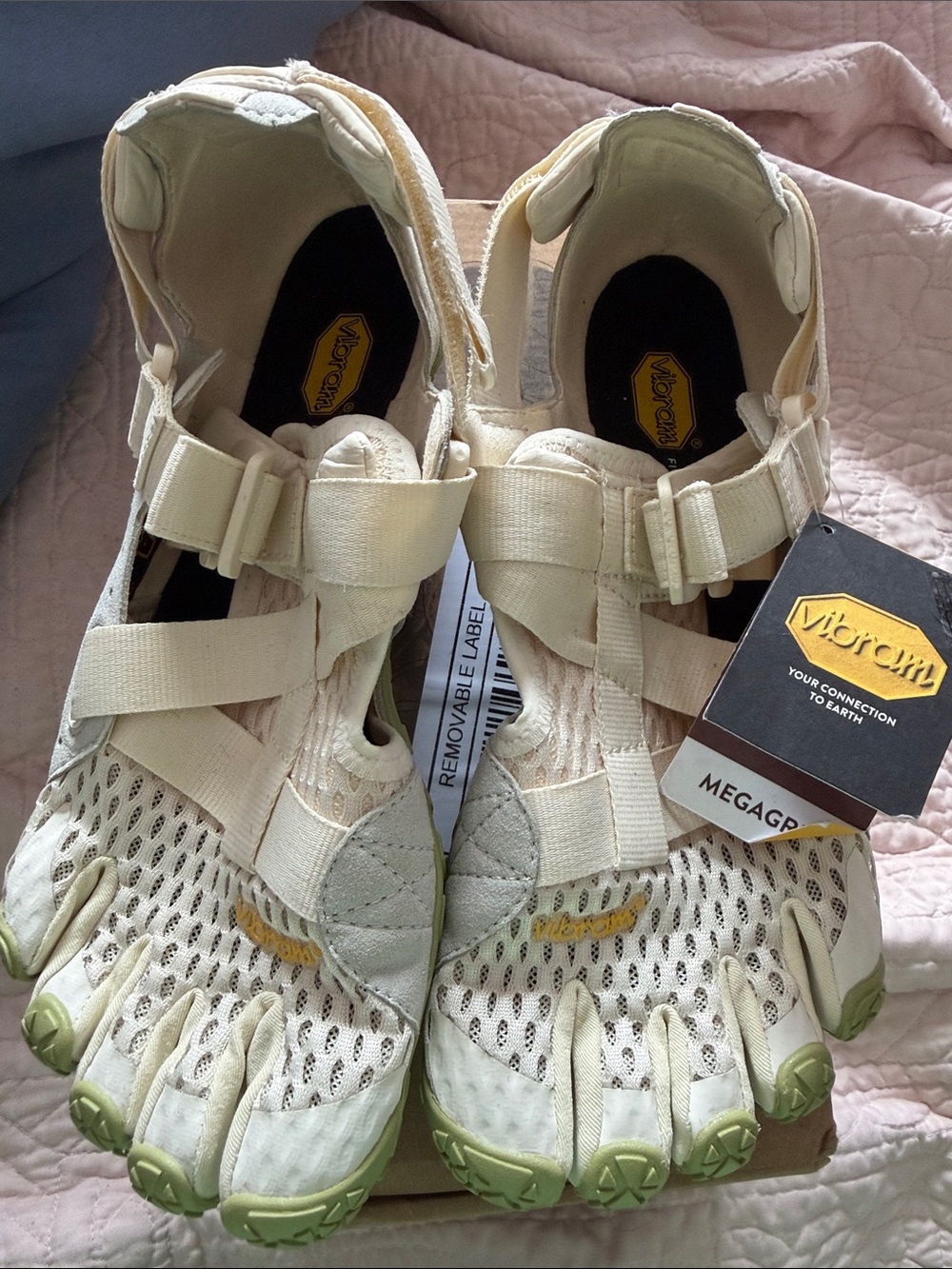 Vibram Breezandal Women’s Cream and Green FiveFingers Water Shoes - Picture 4 of 5